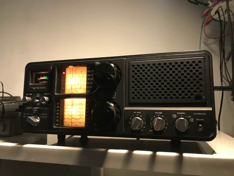 Vintage Shortwave Radio Receiver Realistic DX-200 year 1981 image 1