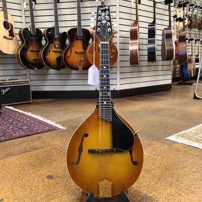 Kentucky KM-505 Artist German Spruce/Alpine Maple A-Style Mandolin Amberburst w/Padded Gig Bag image 4