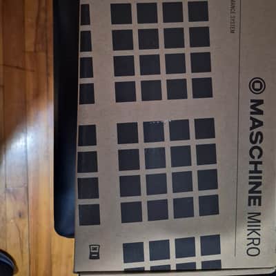 Native Instruments Maschine Mikro MKIII 2017 - Black image 2