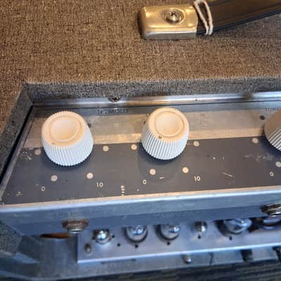 Silvertone Model 1432 10-Watt 1x12 Guitar Combo 1960s - Gray with White Grille image 3