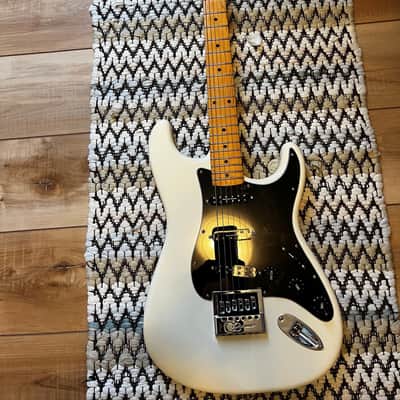 Fender Nile Rodgers Hitmaker Strat - Heavily Modified 2022 - White image 5