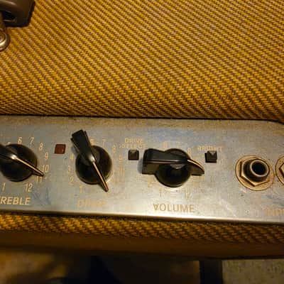 Fender Blues DeVille 2-Channel 60-Watt 4x10" Guitar Combo 1994 - 1996 - Tweed with cover image 9