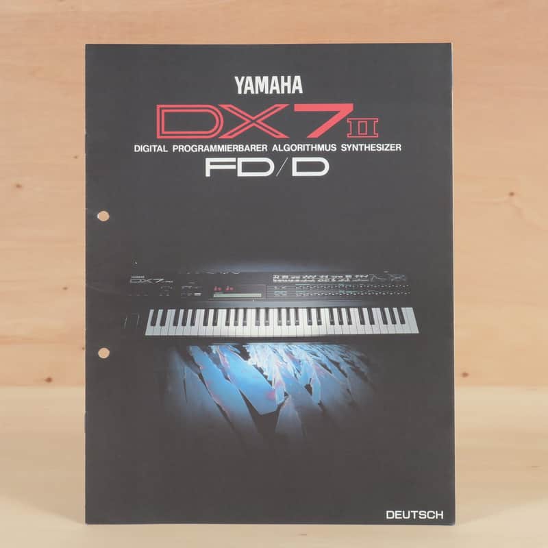 Yamaha DX7IIFD 16-Voice Synthesizer original brochure in German image 1