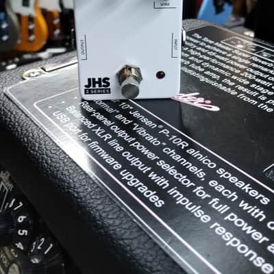 JHS 3 Series Chorus 2020 - Present - White image 3