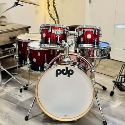 PDP Concept Maple drum kit 22/16/14/12/10 - Red fade to black sparkle image 2