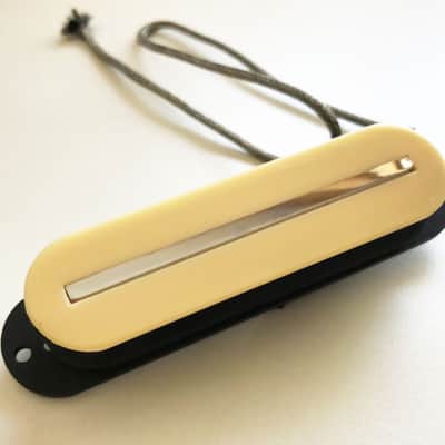 Fox Guitars Cream Single Rail Guitar Pickup Strat-sized ceramic magnets image 3