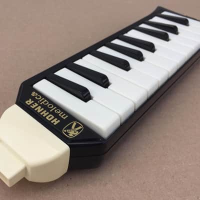 Hohner Melodica Piano 20 Vintage Keyboard Harmonica + Case image 3