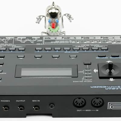Roland D-05 Boutique Linear Synthesizer + Decksaver + Neuwertig + 1,5J Garantie image 5
