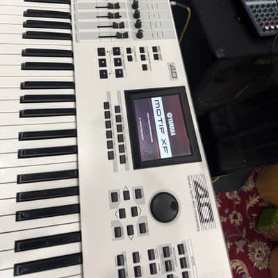 Yamaha motif xf6 white Motif xf6 white - Very good