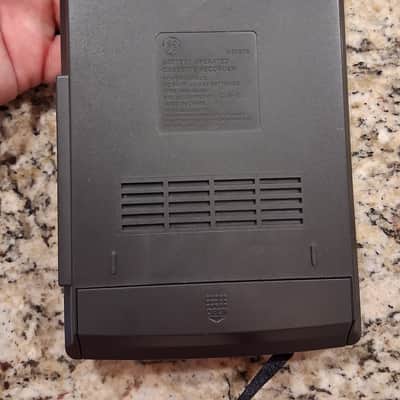 GE 3-5027A Cassette Recorder & TWO NEW CASSETTES! 2000s - Grey image 5