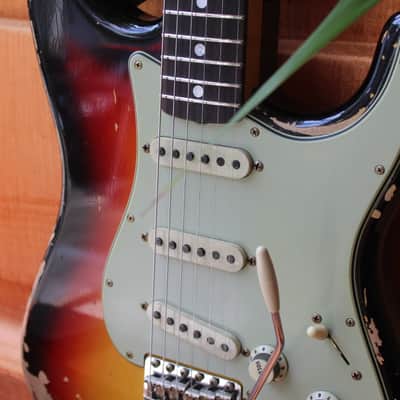 FENDER "Michael Landau Signature 1968 Stratocaster, Round-Laminated Rosewood, Bleached 3-Color Sunburst" HARDCASE, PAPERS, 3, 58 KG image 6