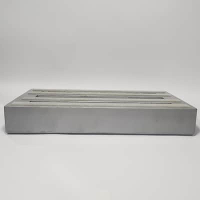DIY Wooden Pedalboard - Grey image 4