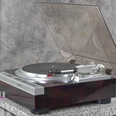 DENON DP-47F Direct Drive Fully Automatic Turntable in Very Good Condition image 2