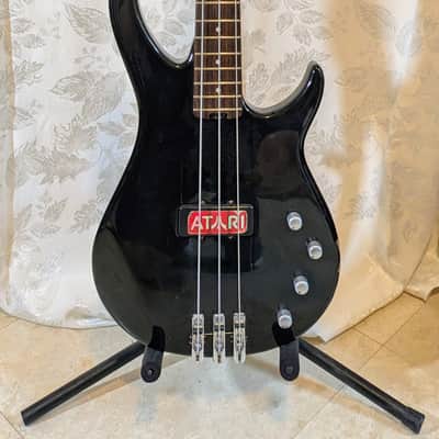 3 String conversion bass Peavey Fury 2 International Series image 1