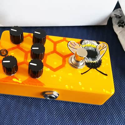 Bearfoot FX Honey Bee X Overdrive Pedal - Hand Painted image 3