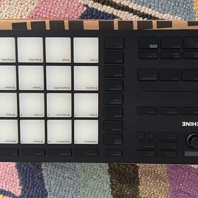 Native Instruments Maschine Mikro MKIII 2017 - Black image 1