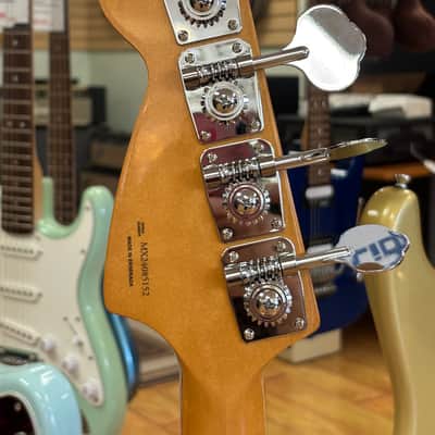 Fender Vintera II '70s Competition Mustang Bass with Rosewood Fretboard 2023 - Present - Competition Burgundy image 5