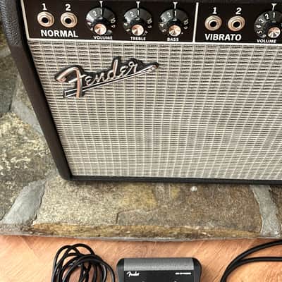 Fender Tone Master Deluxe Reverb 2-Channel 22-Watt 1x12" Combo image 3