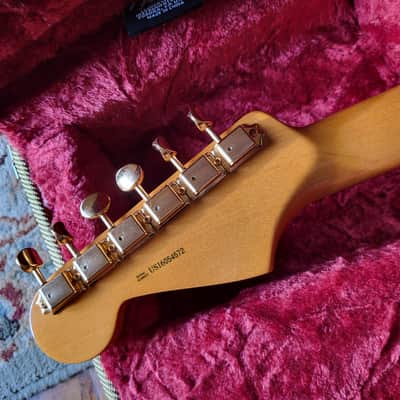 Near Mint!!! Fender Signature Stevie Ray Vaughan Stratocaster 3-Color Sunburst, Pro Set image 6