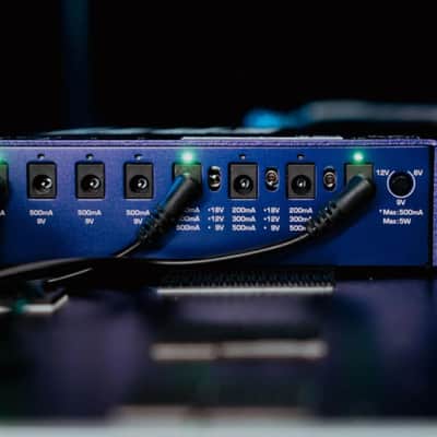 NuX Zeus All-Isolated Power Supply with 10 High Current DC Power for NUX Pedals, Purple image 7