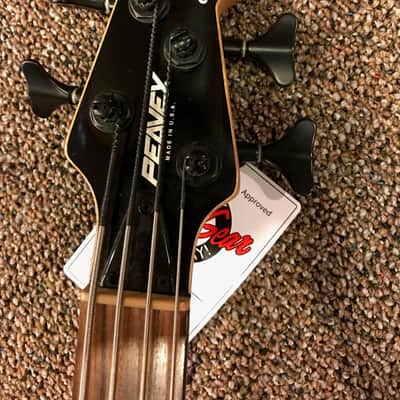 USED - Peavey Grind 4 Bass w/ Hardshell case - Made in the USA! image 5