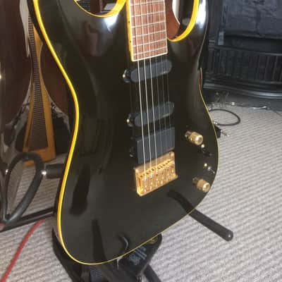SHUKER (PENSA-SUHR) CARVED TOP copy 2005 Vintage Black image 1