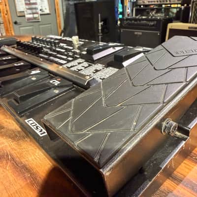 Boss GT-8 Multi-Effect Guitar Processor Unit image 3