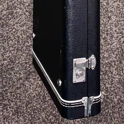 g&g hardhsell case for fender precison electric bass guitar Black image 5