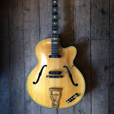 1959 / 60 Hofner Golden Hofner Blonde Natural Series 1. With hard shell case image 2