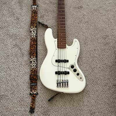 Fender Deluxe Active Jazz Bass V 5 string MIM Mexico black GREAT