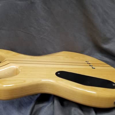 PRS SE Kingfisher Bass Natural image 12