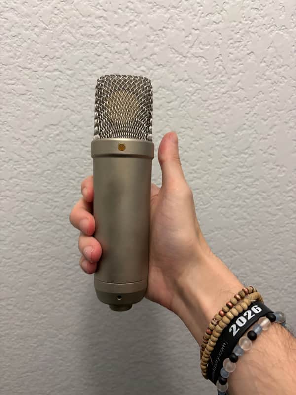 RODE NT1-A Large Diaphragm Cardioid Condenser Microphone 2002 - Present - Silver image 1