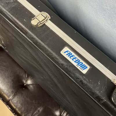 Used SKB Freedom Hard Shell Bass Guitar Case for Fender Precision/Jazz Bass image 3