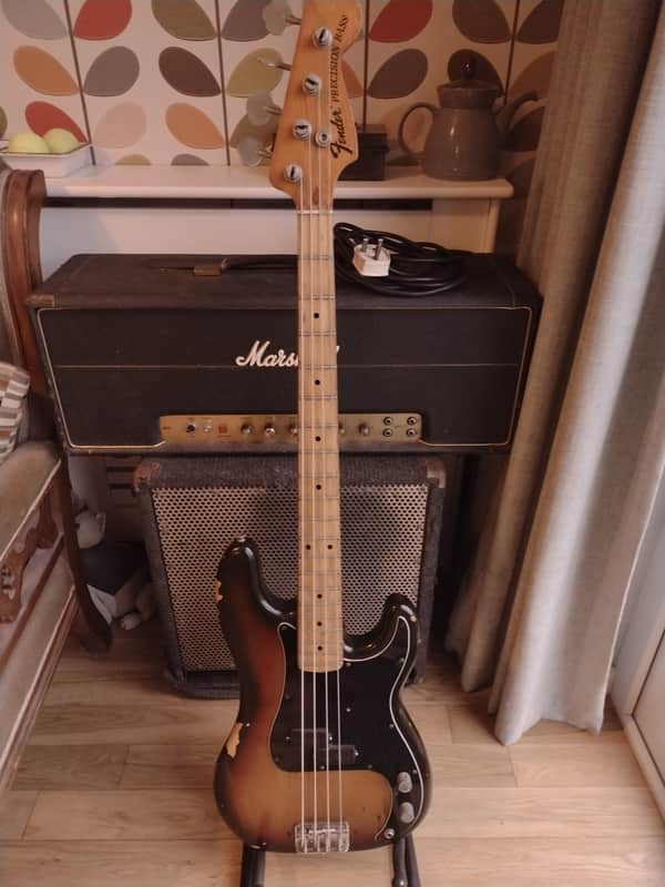 Fender Precision Bass with Maple Fretboard 1973 Sunburst - Very Good