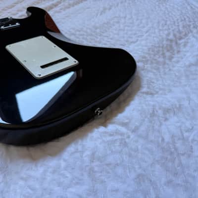 Attention Collectors! Fender “Case Queen - closet guitar” 50th anniversary Stratocaster 1996 - Black image 13