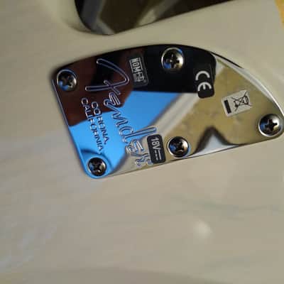 Fender P-Bass Deluxe 2016 Translucent White USA , WOW image 17