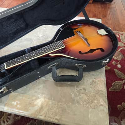 Alvarez mandolin A100 with hard case image 7