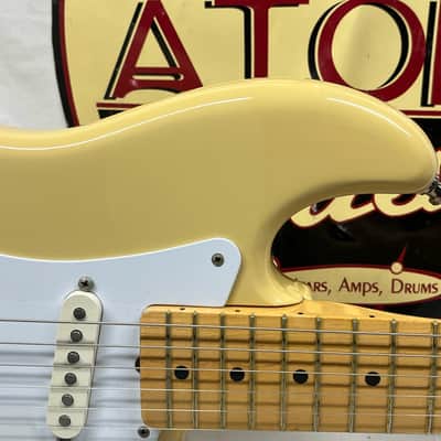 Fender 1981 Bullet Doublecut Electric Guitar with Hard Shell Case image 5