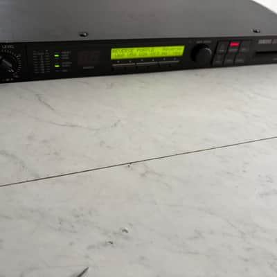 YAMAHA SPX 990 プロフェッショナルマルチエフェクトプロセッサー Yamaha SPX990 Professional Multi-Effect Processor - A Plethora of