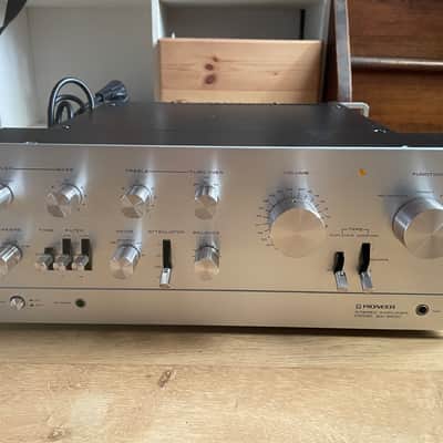 Pioneer SA-9500 80-Watt Stereo Solid-State Integrated Amplifier 1975 - 1979 - Silver image 1