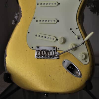 American Standard Fender Stratocaster Custom Relic Gold Sparkle image 9