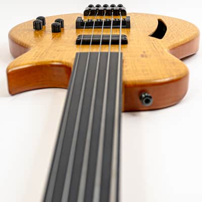 2017 Chris Larkin ASAP DB5 5-String Fretless Headless Bass Guitar w/ 330 Year Old Figured Irish Oak Top, Alumitone Humbucker, RMC Bass Excellence Piezo System, 32” Scale image 11