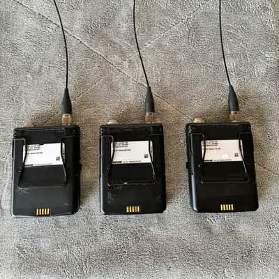 (3) Shure ULXD1 - V50 & (3) Shure WL185 Microphones PACKAGE DEAL! image 3