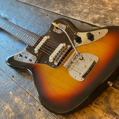 Fender Jaguar 1966 Reissue CIJ R-Serial 2004-2005 Three Tone Sunburst image 3
