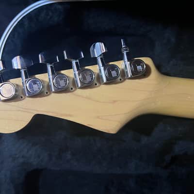 Squier MIJ Standard Stratocaster with Maple Fretboard 1984 - 1988 - FIESTA RED  JVGuitars image 5