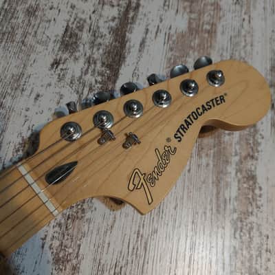 Fender Deluxe Players Stratocaster Ash body w/ Maple Fretboard 7 Tone Switch 70s Headstock Gen III Noiseless Pickups MIM image 7