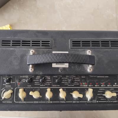 Vox Valvetronix VT20+ 30-Watt 1x8" Modeling Guitar Combo 2010 - 2015 - Black image 3