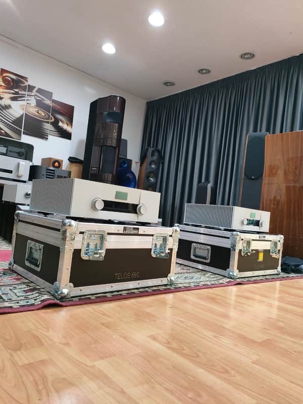 Goldmund TELOS 690