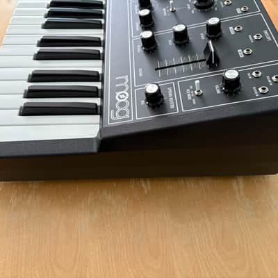 Moog Grandmother Dark 32-Key Semi-Modular Analog Synthesizer / Black Panel image 3