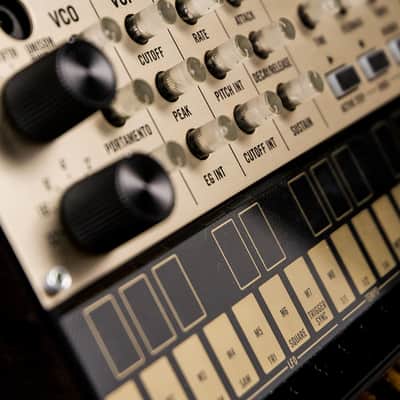 Korg volca keys Analogue Loop Synthesizer - Free Shipping
